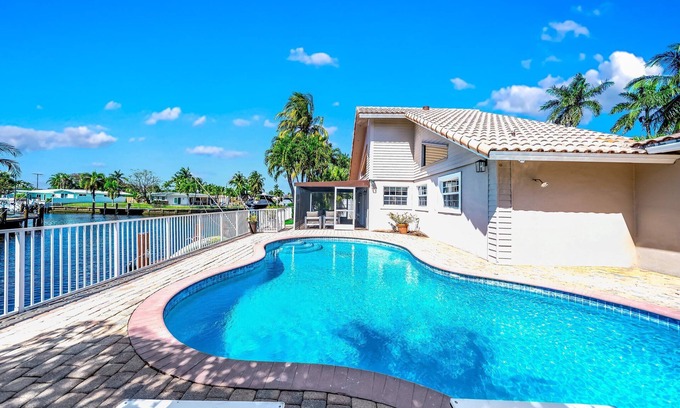 Garden Isles House | Heated Pool! Waterfront+Kayak! Close 2 Beach!