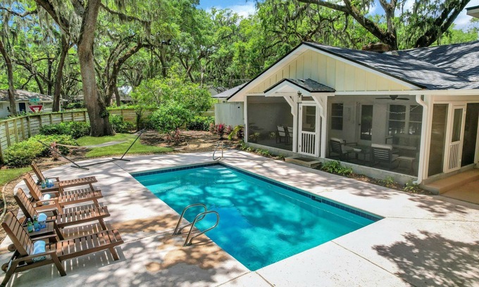 Saint Simons Island House | Heated Private Pool! Steps to Village and Beaches! Family Home