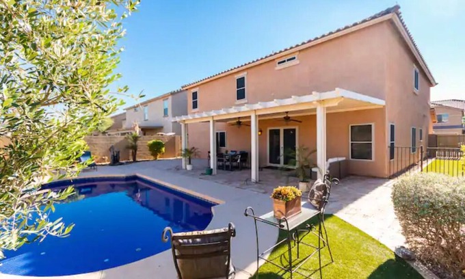Laveen Village House | heated Private pool 5bd 3 ba 3 garage Laveen