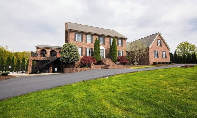 Keezletown House | Heated Salt water pool & hot tub on 2.5 Acres