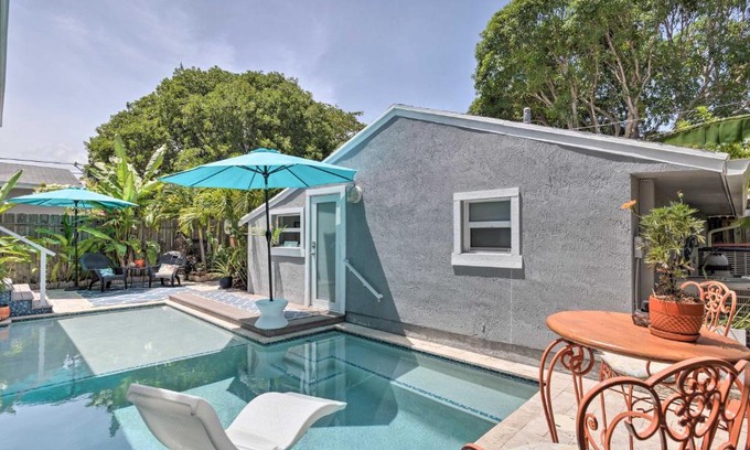 Delray Beach House | Heated Saltwater Pool and Bar Del Ray Cottage!