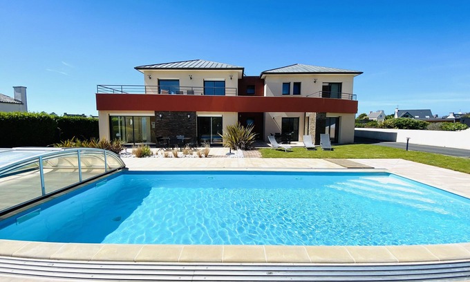 Santec House | HEATED SWIMMING POOL Apartment 4 pers 3* in villa - 300m from the beach