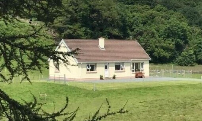 Carrigart House | Heather Cottage, Creeslough, Co Donegal. F92 F853