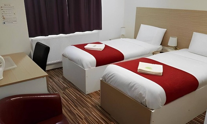 Cranford Bed & Breakfast | Heathrow Travellers Hub