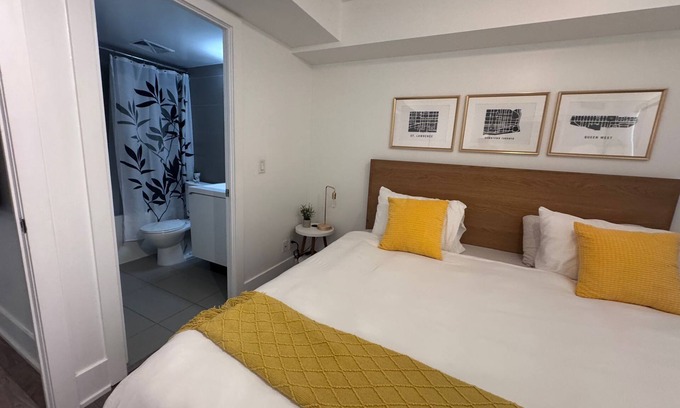 Toronto Entertainment District Hotel | Heaven Like Stays