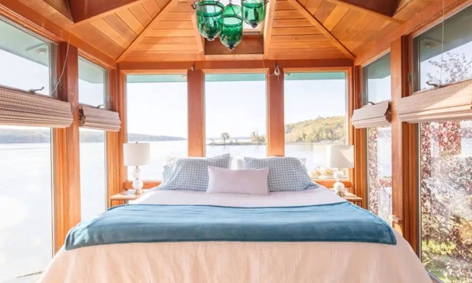 Catskill House | Heaven on Earth - Hudson Riverfront Home