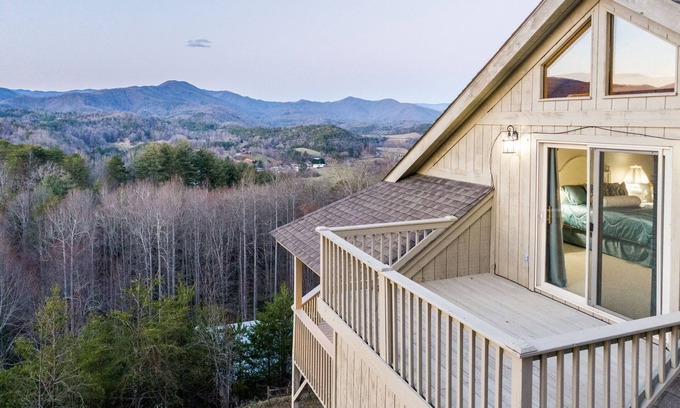 Bryson City House | HEAVEN ON THE MOUNTAIN TOP! BRYSON CITY, NC 🥰😍😌4 MINUTES FROM TOWN!