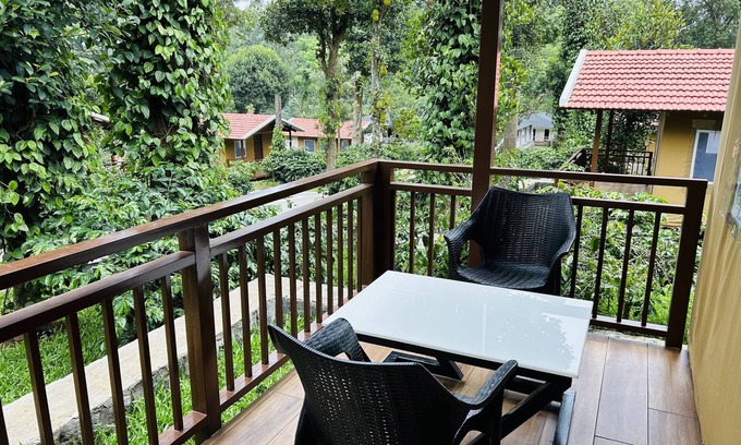Yercaud Hotel | Heaven's Ledge