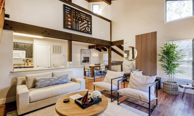 Bijou Park House | Heavenly Haven Lakeland Village Private Beach