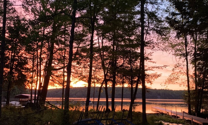 Crandon Cabin | Heavenly Hemlocks Quaint Cabin on Lake Lucerne