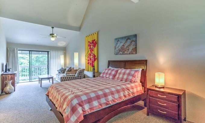 Princeville Hotel | Heavenly Kauai Destinations Hale Moi Side B by Hideaways Beach
