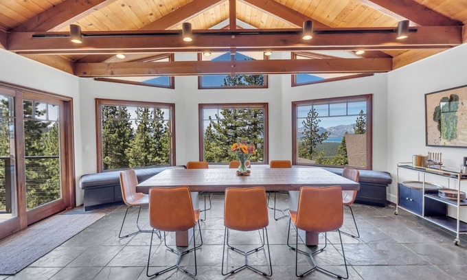 South Lake Tahoe Ski Chalet | Heavenly Manor -Ultimate Tahoe Getaway-