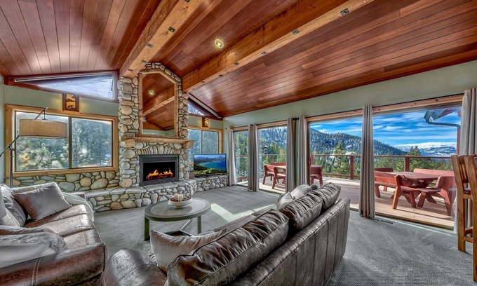 Tahoe Village House | Heavenly Ski Lodge with lake views - only 1 minute to Boulder Lodge chairlift!
