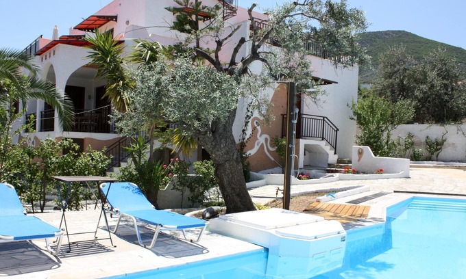 Kefalari House | Heavenly view of the sea, large terrace, pool, wifi | holiday house Arkadien, Pe