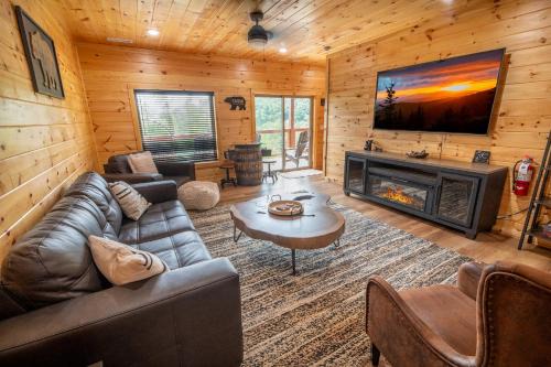 Gatlinburg - Pigeon Forge House | Heavenly Views Hideaway by Avada Properties