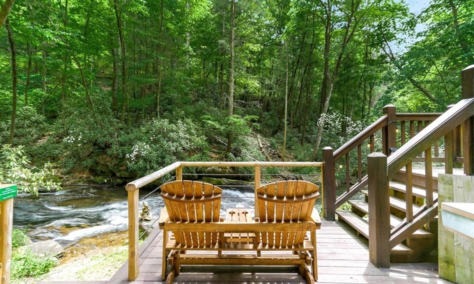 Blue Ridge Cabin | Heavenly Waters-Romantic Cabin at Rushing Waters Edge