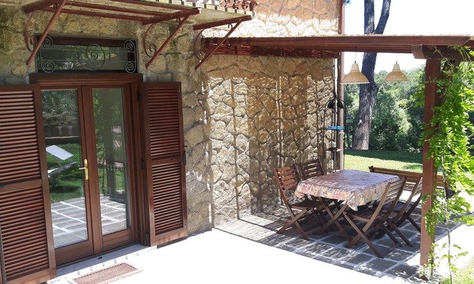 Lake Bracciano Apartment | Hebald guesthouse: suite with private garden.