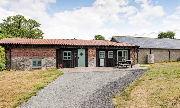 Maiden Newton House | HEBE, pet friendly, character holiday cottage in Maiden Newton