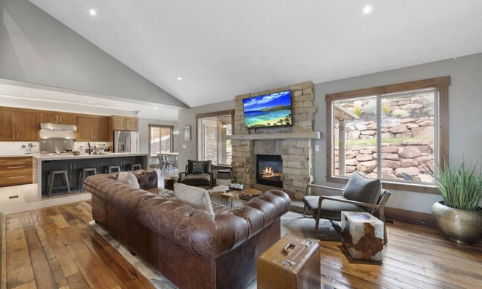 Heber House | Heber Hideaway: Exquisite Home|New Hot Tub