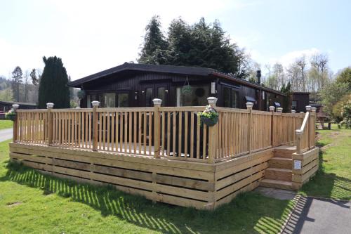 Builth Wells Ski Chalet | HEDDFAN, Luxury 3 bedroom timber lodge, Now with WiFi, Caer Beris Holiday Park, Builth Wells, SORRY NO TRADESMEN OR CONTRACTORS ALLOWED