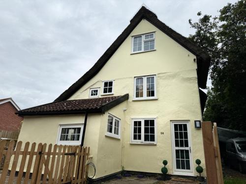 Glemsford House | Hedgehog Cottage Cosy Countryside Escape