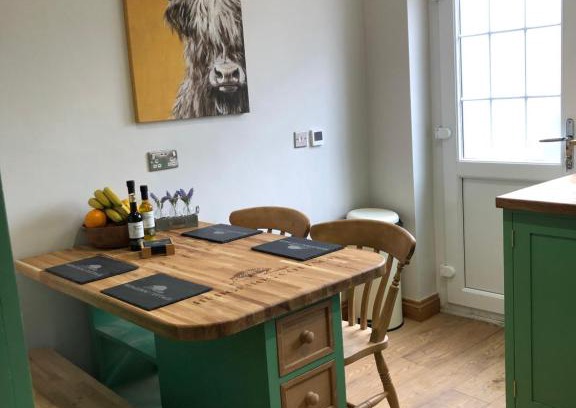Haworth House | Hedgehog Cottage with garden in Bronte village!