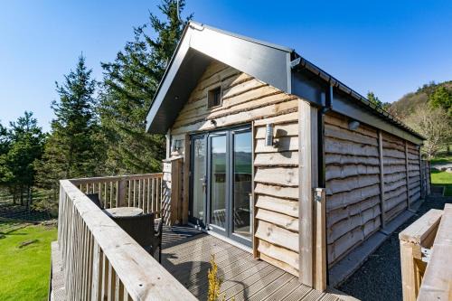 Cupar Apartment | Hedgehog Lodge with Hot Tub