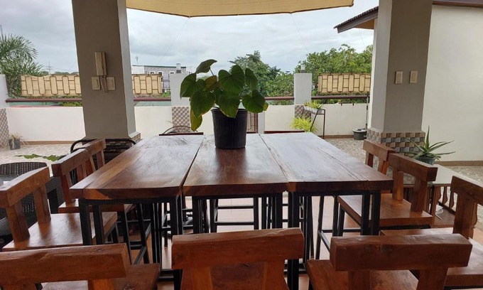 Santa Maria Hostel | Helena's Apartelle