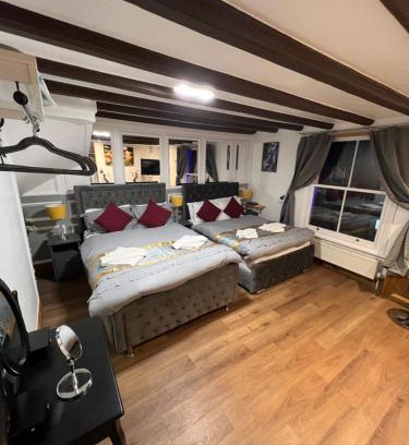 Whitby House | HELIN’s Cottage