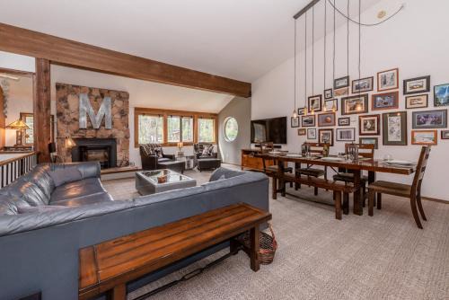 Mammoth Lakes House | Helios 11N