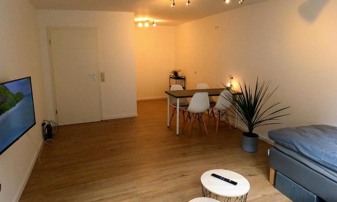 Kirchheim unter Teck Apartment | Helle offene Innenstadtwohnung mit Balkon