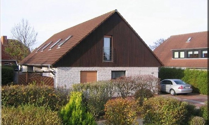 Harlesiel Apartment | Helle und Gemütliche Obergeschosswohnung in Einem Doppelhaus