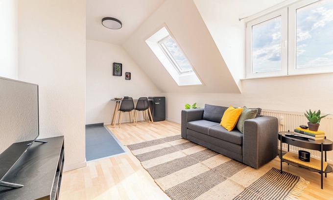 Cottbus Apartment | Helles Modernes Studio mit Küche, Nahe Uni