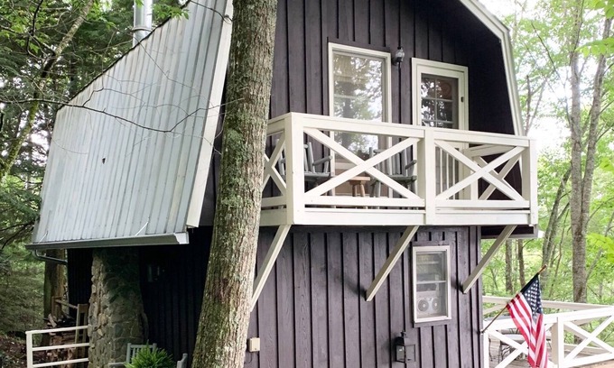 Cullowhee Cottage | Hemlock Hideaway Cashiers Cottage Lake Glenville- Impressive Views!