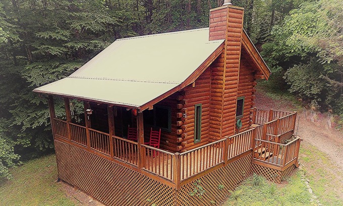 Maggie Valley Cabin | Hemlock Hideaway - Real Log Cabin in the Woods - Maggie Valley, NC