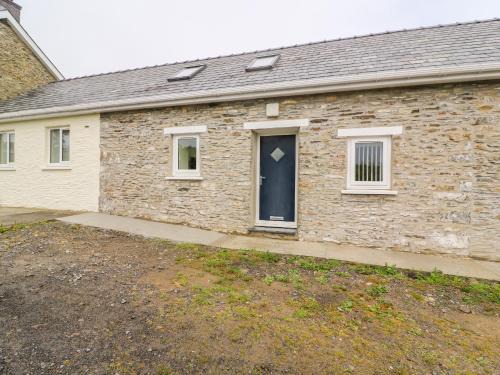 Llanybydder House | Hen Brynbedw