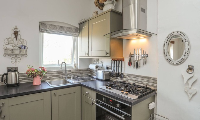 Cylch-Y-Garn Cottage | Hen Gilfach Stable