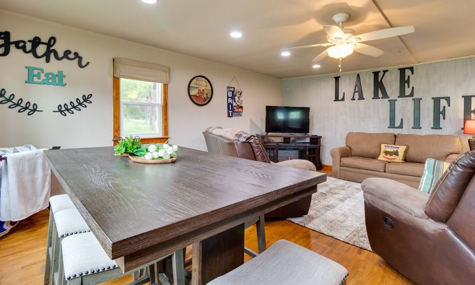 Henderson House | Henderson Vacation Rental < 1 Mi to Norfork Lake!