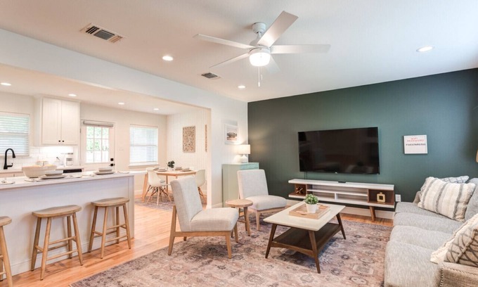 Lubbock House | Hendrix House - 2BR/2BA - Dog Friendly!