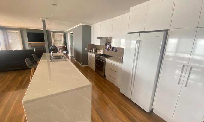 Para Wurlie House | Hendys 346