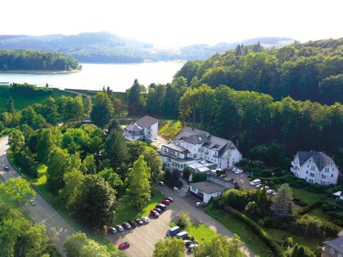 Meschede Hotel | Hennedamm Hotel
