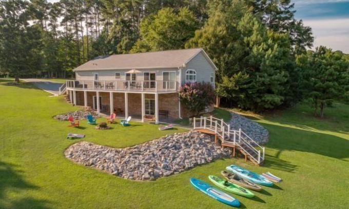 Henrico House | Henrico Haven | Fantastic Location | Waterfront