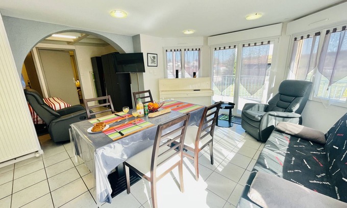Forges-les-Bains Apartment | Henry 4: Charming flat with terrace (and parking)