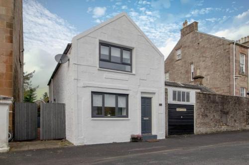Helensburgh Apartment | Henry Bell - Cosy 2-bedroom cottage