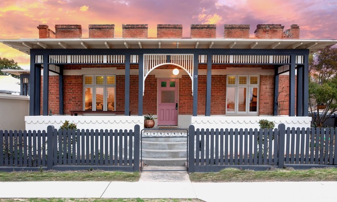 Central Mudgee House | HENRY’S BASTILLE ACCOMMODATION