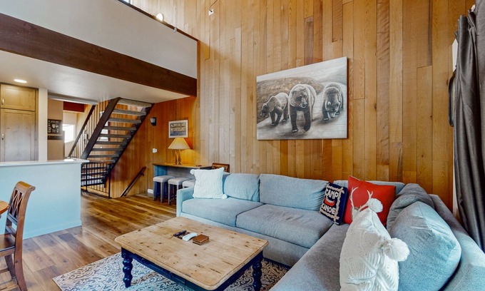 Kings Beach Condo | Henrys Tahoe Hideaway w/Pool, Tennis & Sauna - 4 Minutes to Beach