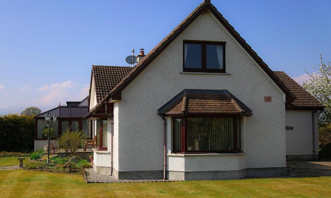 Dingwall Bed & Breakfast | Henshire B&B