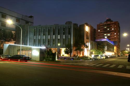 West District Hotel | Her Home Spa Motel Chiayi