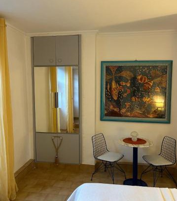 Vathi Apartment | Hera's Hideaway