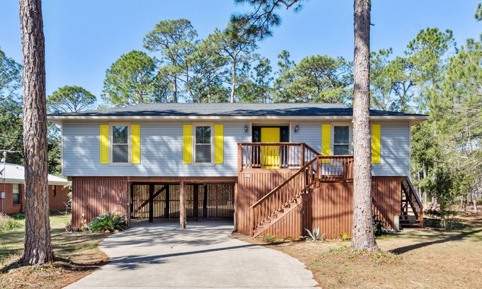 Dauphin Island House | Here Comes The Sun! Beautiful Island! Pets Welcome!